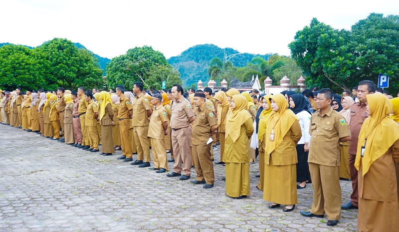 Pimpin Apel Pagi, Ricky Carnova Sebut Disdukcapil Kabupaten Solok Raih Predikat Pelayanan Prima dari Kemenpan RB