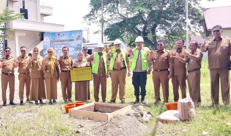 Pj Wali Kota Padang Letakkan Batu Pertama Pembangunan Gedung Perpustakaan Terbaru, Ini Harapannya