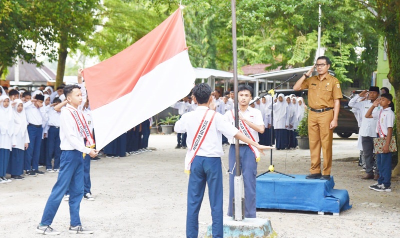 Plt Kadisdikpora Pariaman Pimpin Upacara di MTsS Muhammadiyah Kuraitaji, Sampaikan Sejumlah Agenda