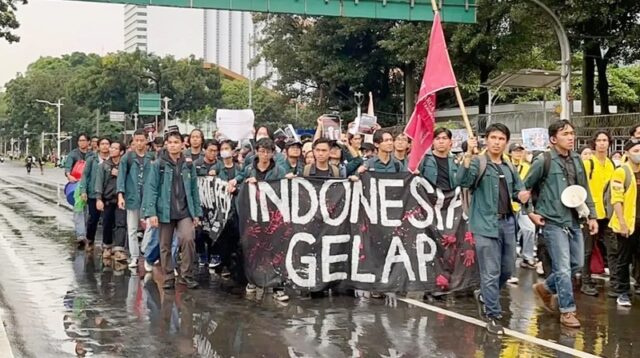 Ribuan Mahasiswa Gelar Aksi 'Indonesia Gelap' di Jakarta, Ini Tuntutannya