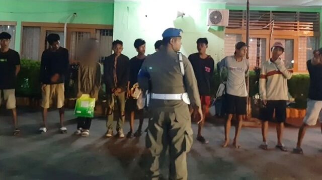 Satpol PP Padang Amankan 15 Anjal, Pak Ogah, dan Gepeng di Sejumlah Persimpangan