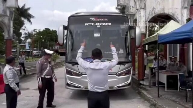 Tim Gabungan Dishub Gelar Operasi Keselamatan di Terminal Bareh Solok, Sopir Bus Jalani Tes Urine