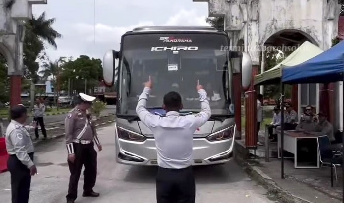 Tim Gabungan Dishub Gelar Operasi Keselamatan di Terminal Bareh Solok, Sopir Bus Jalani Tes Urine