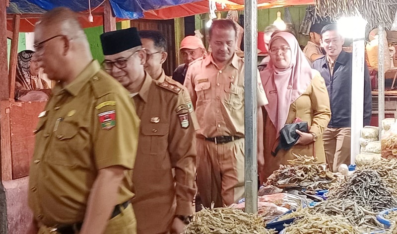 Wakil Wali Kota Bukittinggi Ibnu Asis Pantau Harga Pasar Jelang Ramadan 1446 H