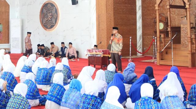 Wawako Ibnu Asis Hadiri Tabligh Akbar BKMT se-Kota Bukittinggi