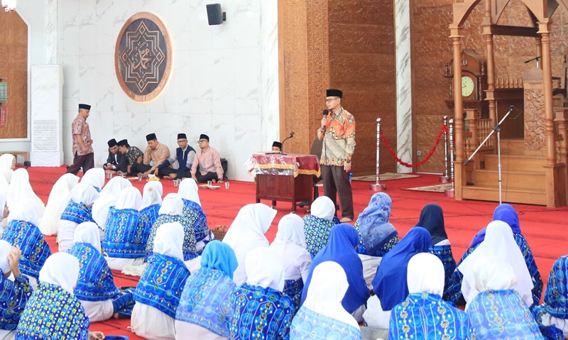 Wawako Ibnu Asis Hadiri Tabligh Akbar BKMT se-Kota Bukittinggi