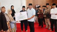 296 Warga Bukittinggi Terima Zakat, Ketua DPRD Syaiful Efendi Harap Jumlah Mustahik Berkurang