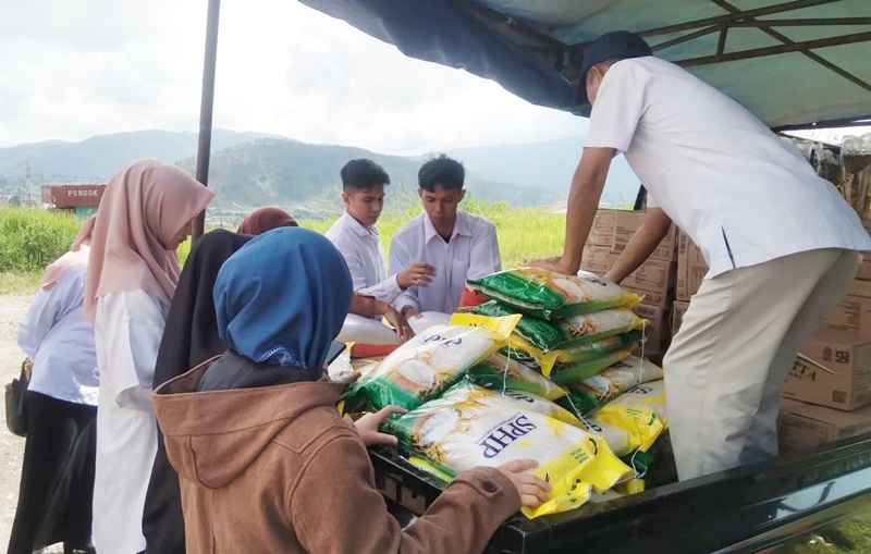 Antusiasme Tinggi, Beberapa Kebutuhan Pokok Ludes di Operasi Pasar Kabupaten Solok