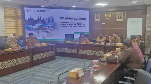 Bahas Terkait Peran dan Fungsi Bamus, DPRD Sumbar Terima Kunjungan Bamus DPRD Pesisir Selatan