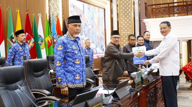 DPRD Sumbar Gelar Rapat Penyampaian Pendapat Akhir Fraksi-Fraksi Terkait Ranperda RTRW 2025-2045