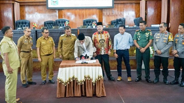 DPRD dan Pemkab Solok Bahas Ranperda Perlindungan Lahan Pertanian Pangan