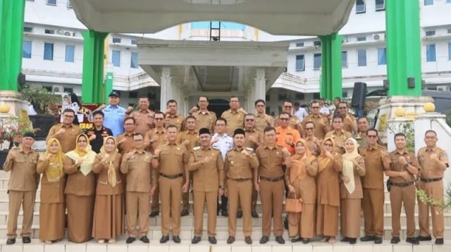 Hari Pertama Kerja, Bupati Safni Sikumbang Pimpin Apel Perdana di Pemkab Lima Puluh Kota