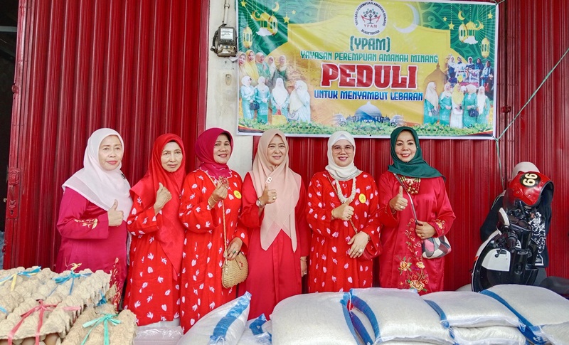 Jelang Lebaran, YPAM Bagikan Ratusan Paket Sembako untuk Masyarakat Kota Bukittinggi