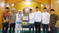 Ketua DPRD Payakumbuh Wirman Putra Serahkan Bantuan Rp 50 Juta untuk Masjid Assa’adah