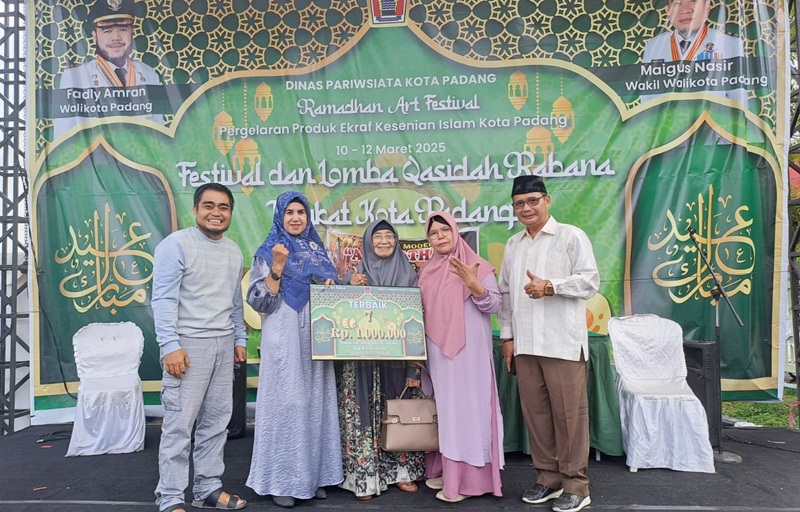 Padang Selatan Raih Juara Festival Qasidah Rebana Kota Padang 2025