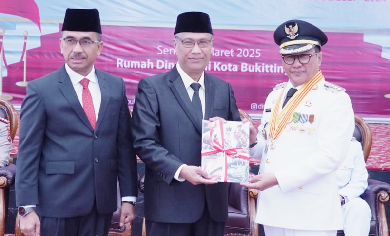 Serah Terima Jabatan Wali Kota Bukittinggi, Ramlan Nurmatias Resmi Pimpin Bukittinggi Lima Tahun Kedepan