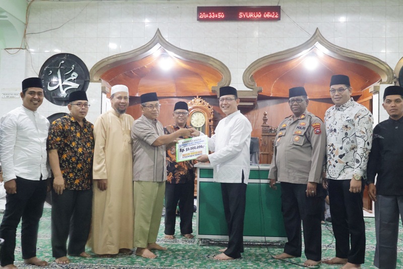 TSR 1 Pemko Payakumbuh Sambangi Masjid Mukhlisin, Serahkan Bantuan Rp55 Juta