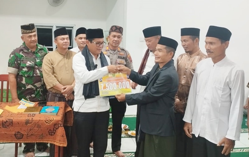 Tim 20 Safari Ramadan Padang Pariaman Perdana Kunjungi Mushalla Al Hadi Kayu Tanam