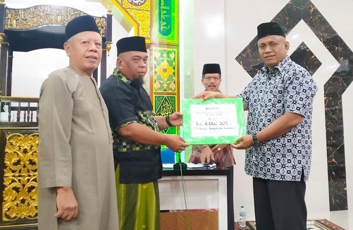 Tim XI Safari Ramadan Pemko Solok Sambangi Masjid Babussalam