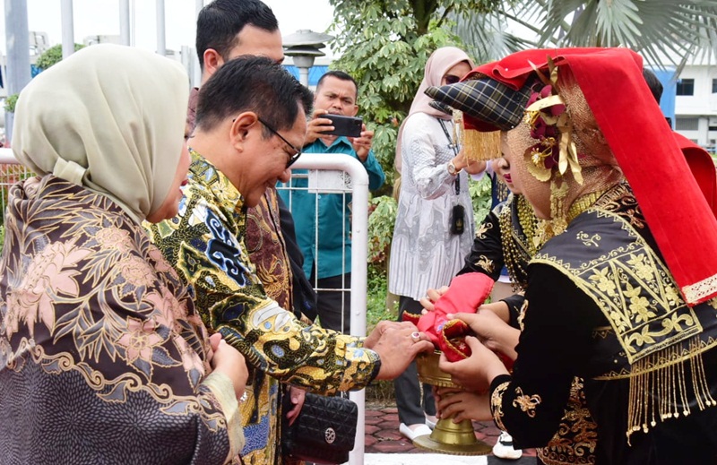 Usai Jalani Retret, John Kenedy Azis dan Rahmat Hidayat Disambut Meriah Saat Tiba di Padang Pariaman