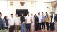 Wali Kota Zulmaeta dan Wagub Sumbar Serahkan Beasiswa untuk Siswa Berprestasi di Kota Payakumbuh